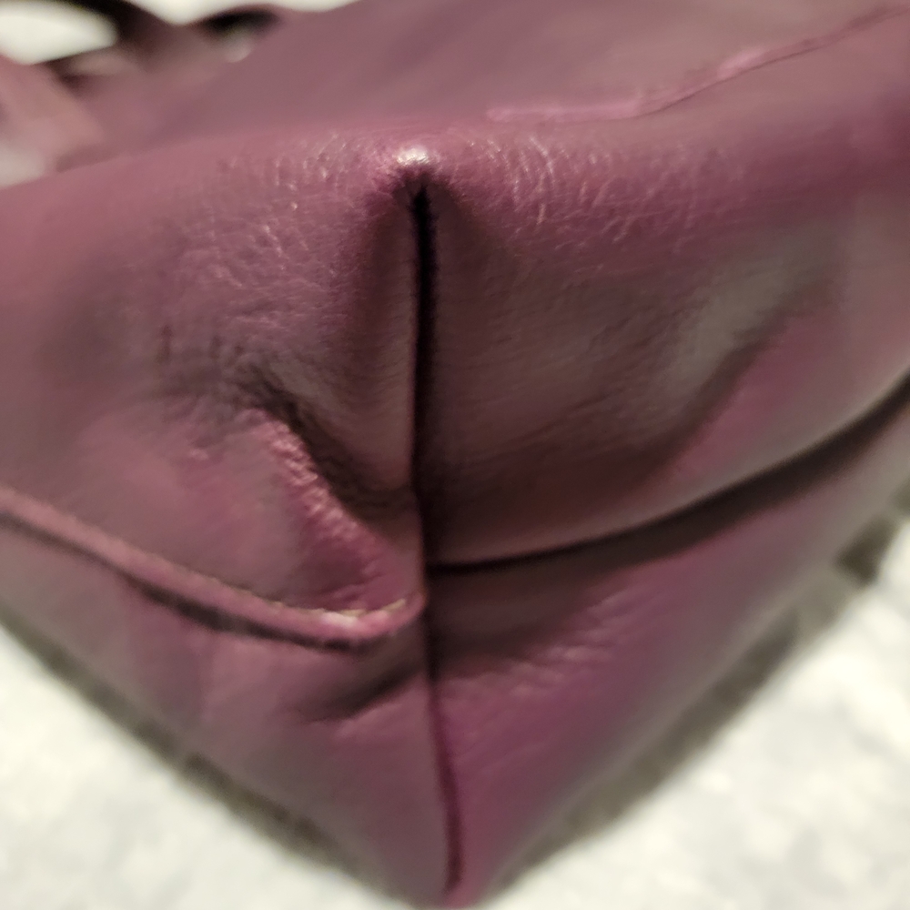 Portland Leather Plum Zipper Tote Bag - Picture 5 of 15